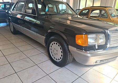 Mercedes-Benz 560 SEL