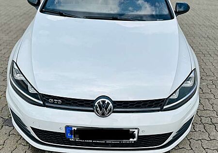 VW Golf Volkswagen GTD BlueMotion Technology DSG