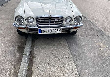 Jaguar XJ12 Coupé Rechtslenker 12 Zylinder