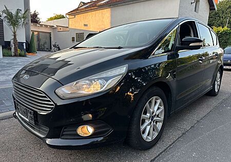 Ford S-Max Titanium