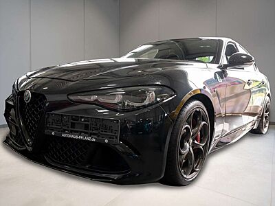 Alfa Romeo Giulia Quadrifoglio 2.9 V6 Bi-Turbo AT8 *KOMFORT-PAKET*KLIMA-PAKET*