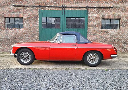 MG MGB Roadster 1,8 Chrommodell