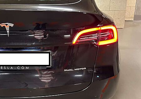 Tesla Model Y Long Range Dual Motor AWD