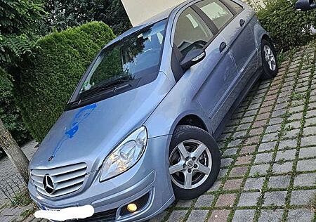 Mercedes-Benz B 170