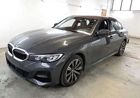 BMW 330 e M Sport Aerodynamik LED Navi 360°Cam ACC