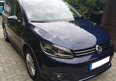 VW Touran Volkswagen 1.6 TDI DPF BlueMotion Technology Cup