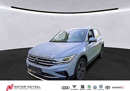 VW Tiguan Volkswagen 2.0 TDI 4M ELEGANCE MATRIX+NAVI+AHK+PANO