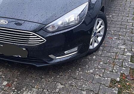Ford Focus Turnier 1.0 EcoBoost Start-StoppSys Titanium