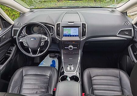 Ford Galaxy Titanium