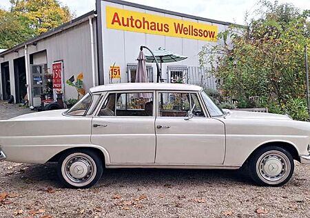 Mercedes-Benz 200 200D W110 SSD TÜV 10/27 H-Kennzeichen