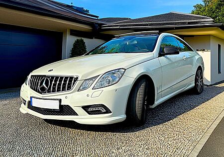 Mercedes-Benz E 350 CDI Coupe * AMG PAKET *