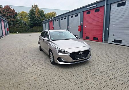 Hyundai i30 cw Pure/KOMBILIMOUSINE/1HAND