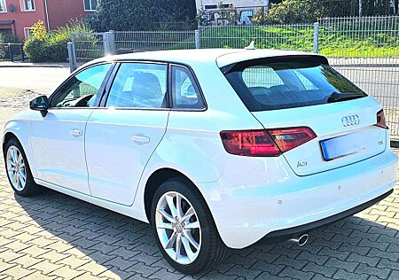 Audi A3 Sportback Diesel 1.6 TDI Sportback (clean diese