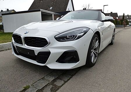 BMW Z4 sDrive20i M SPORT Neuwertig nur 950 KM ! LP 64 000 € !