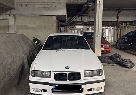 BMW 320i 320