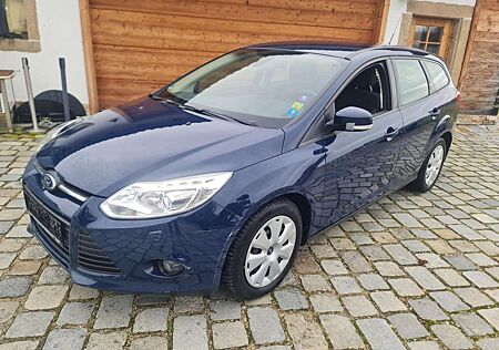 Ford Focus 2.0 Automatik BiXenon Sitzhzg. PDC