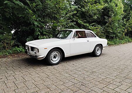 Alfa Romeo GT Giulia Sprint Veloce Kantenhaube TÜV neu H