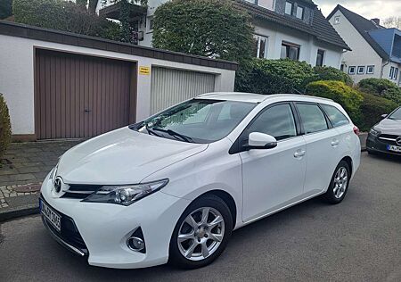 Toyota Auris Touring Sport