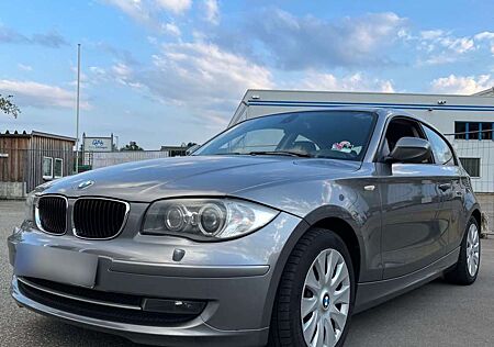 BMW 116i 116 NAVI / XENON UVM