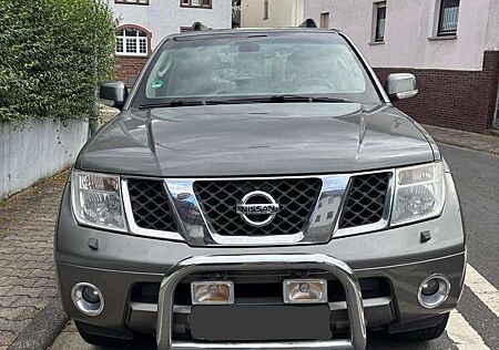 Nissan Pathfinder 2.5 dCi Aut. LE