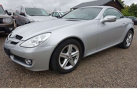 Mercedes-Benz SLK 200 Kompr. Airscarf Bi-Xenon PDC Leder Navi KD neu