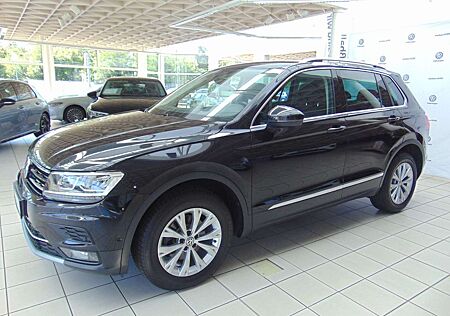 VW Tiguan Volkswagen Highline 2.0 TDI DSG 4MOTION / STANDHZG.