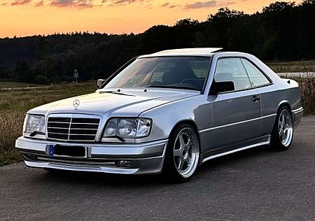 Mercedes-Benz E 320 Coupe