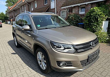 VW Tiguan Volkswagen 2.0 TDI DPF BlueMotion Technology Sport & Style