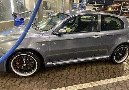 Alfa Romeo 147 2.0 Twin Spark Distinctive