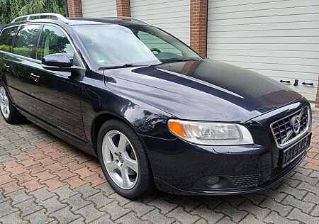 Volvo V70 1,6 Diesel DRIVe Summum*Memory*Vollleder*Standheiz