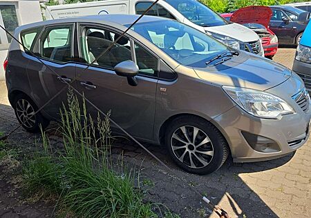 Opel Meriva 1.4 Color Edition