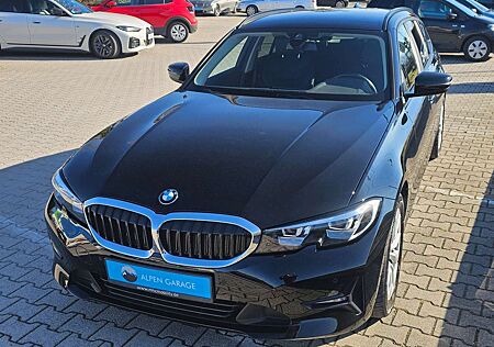 BMW 320 3er*Touring* d*Advantage*Aut.*Leder*LED*Live*
