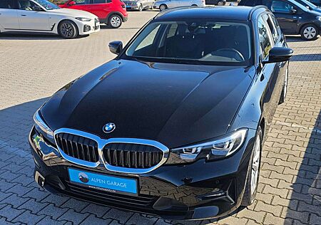 BMW 320 3er*Touring* d*Advantage*Aut.*Leder*LED*Live*