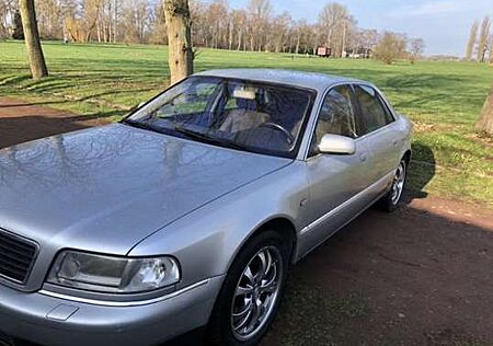 Audi A8 2.8 LPG