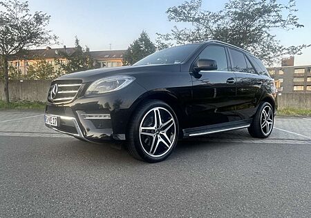 Mercedes-Benz ML 350 Benz BlueTEC 4MATIC AMG - Offroad Paket