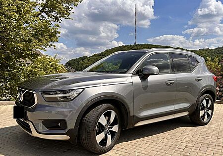 Volvo XC 40 XC40 Momentum AWD