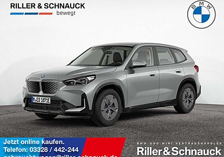BMW iX1 xDrive30 AHK+KAM+LED+NAVI+SHZG