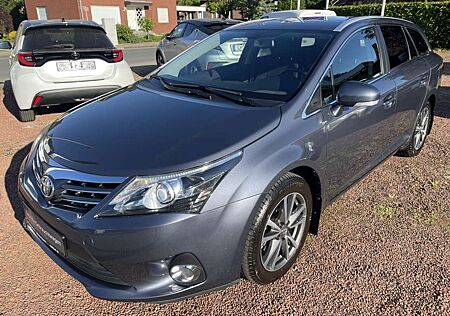 Toyota Avensis Combi 1.8 Edition