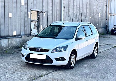 Ford Focus Kombi Titanium TÜV neu 2J. Garantie