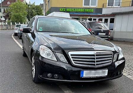 Mercedes-Benz E 220 CDI DPF BlueEFFICIENCY Automatik