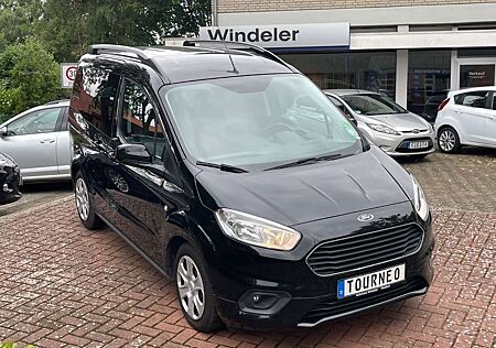 Ford Tourneo Courier Titanium Kamera, Navi