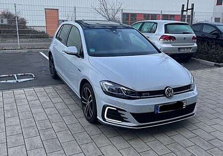 VW Golf Volkswagen 1.4 GTE Plug-In-Hybrid DSG