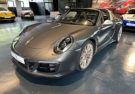 Porsche 991 911 Targa 4 GTS Exclusive Manufaktur Edition