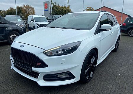 Ford Focus Turnier ST*Bi-Xenon*Recaro*19"LM*Navi*Cam*