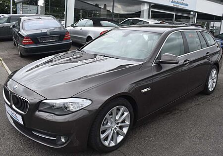 BMW 530d 530 Touring xDrive NAVI*SITZHZ*AHK*HEAD-UP*TOP!!!