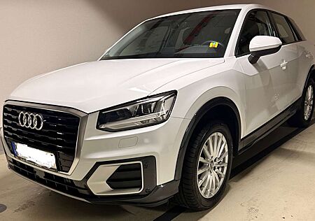 Audi Q2 30 TFSI S tronic design