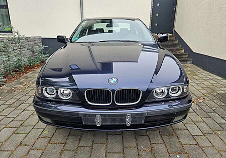 BMW 523i 523