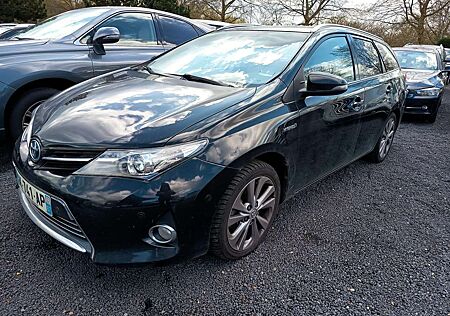 Toyota Auris Hybrid Executive - Motorschaden.