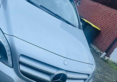 Mercedes-Benz B 180 (BlueEFFICIENCY) 7G-DCT