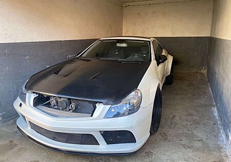 Mercedes-Benz SL 63 AMG Carbon abgebrochenes projekt